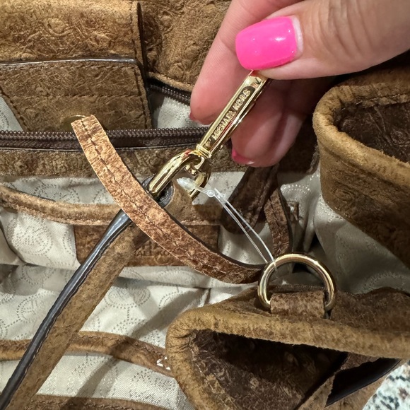 Michael  Michael Kors purse - Picture 7 of 9